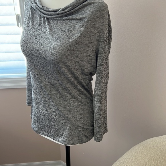 Le Chateau l NWT Long Sleeve Top - Picture 2 of 6